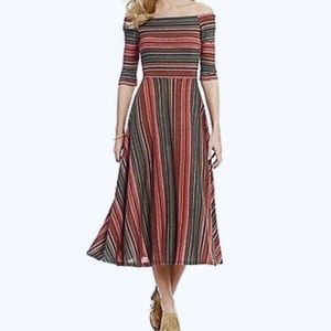 ISO Chelsea and Violet Dress in XS or S